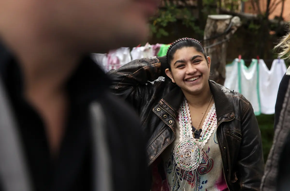 2013-10-17T121503Z-1199350805-GM1E9AH1K6401-RTRMADP-3-FRANCE-MIGRATION-JPG7922454417392682005