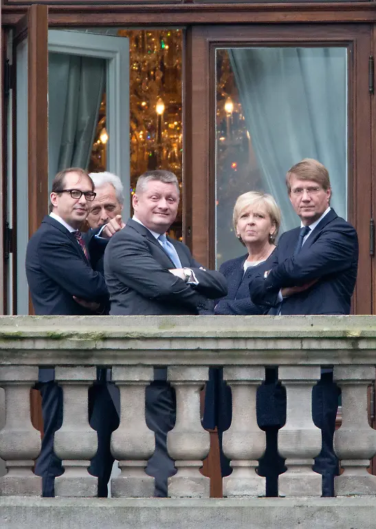 3el15226-jpg752394639043650057