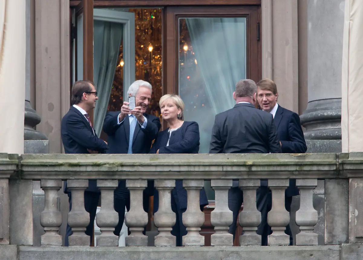 3el15826-jpg6112652063223411563