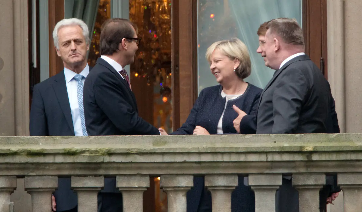 3el15444-jpg6893882363066628172