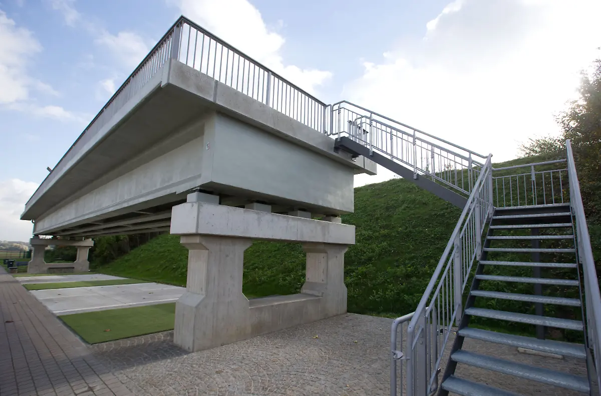 3el02232-jpg5889715170432028039