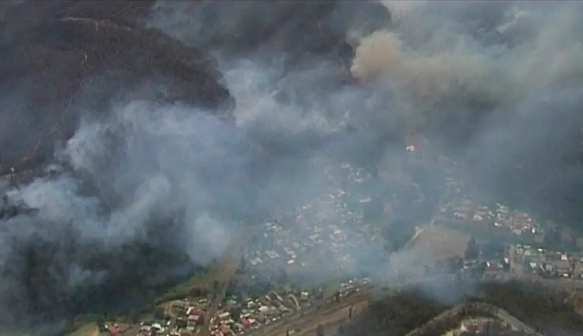 2013-10-17T084710Z-1041485482-GM1E9AH15X301-RTRMADP-3-AUSTRALIA-BUSHFIRES-JPG1839491869387808988