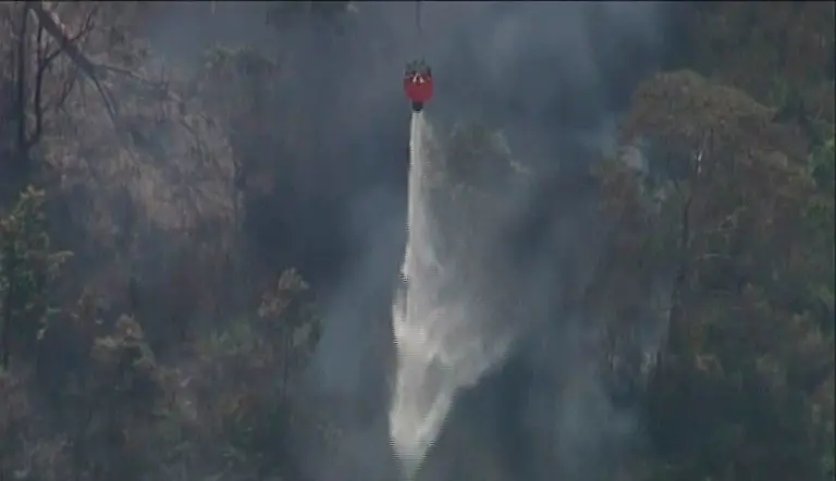 2013-10-17T085050Z-409678922-GM1E9AH15ZN01-RTRMADP-3-AUSTRALIA-BUSHFIRES-JPG6254942044772764192