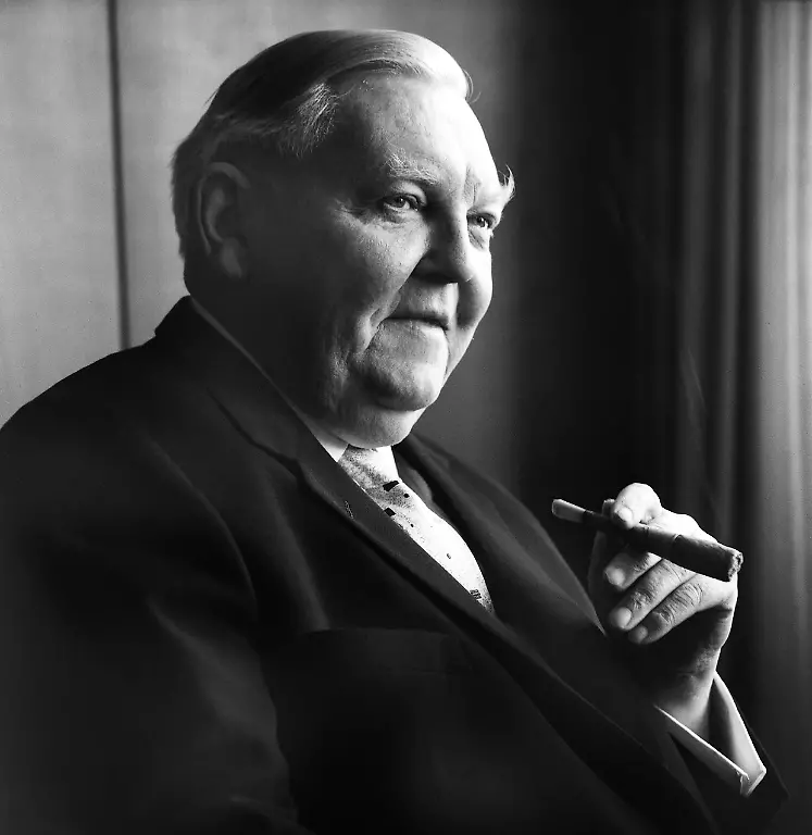 ecsImgerhard-raucht-1287820994359747077