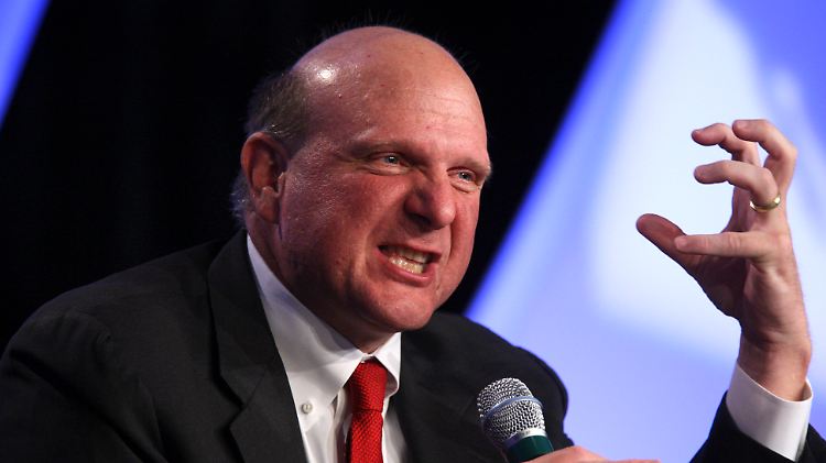 Microsoft-Chef Steve Ballmer dementiert zwar offiziell noch, plant aber offenbar bereits eine Smartphone-Großoffensive