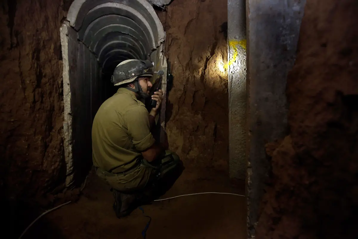 32869A00395688FA-jpg1169633413228253837