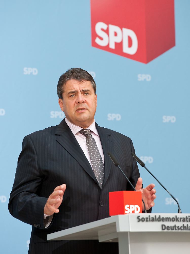 Sigmar Gabriel ist gegen Steuersenkungen und verweist auf die neue Schuldenbremse.