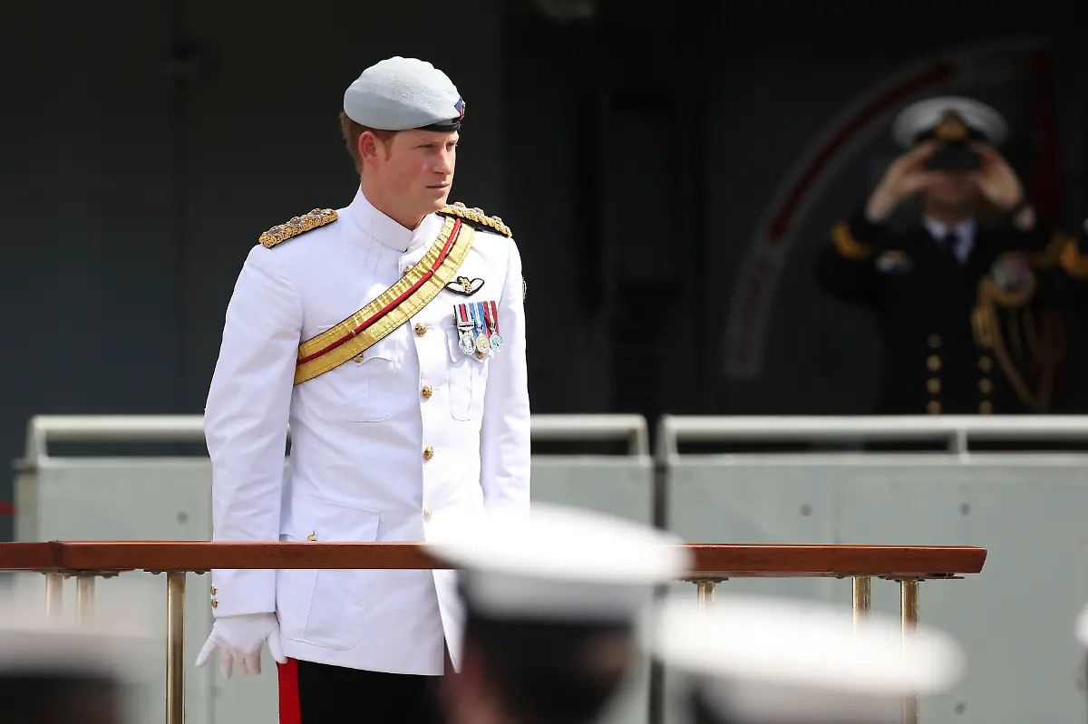 2013-10-05T071254Z-157881347-GM1E9A5162S01-RTRMADP-3-AUSTRALIA-FLEETREVIEW-HARRY-JPG3590122712226831271