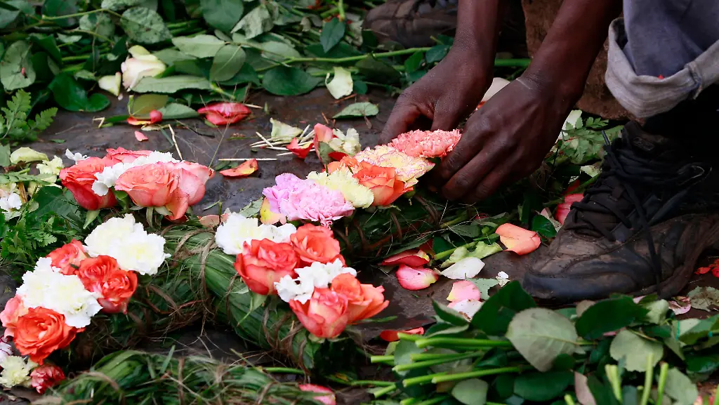 2013-09-25T075341Z-1464966039-GM1E99P17ZL01-RTRMADP-3-KENYA-ATTACK-JPG5721829660245462856