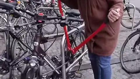 Kunden kriegen Geld zurck: Titan-Fahrradschloss ist Edel-Schrott - ntv.de