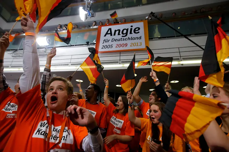 2013-09-22T191926Z-2081059140-LR1E99M1HO3I7-RTRMADP-3-GERMANY-ELECTION-JPG6331151000766861356
