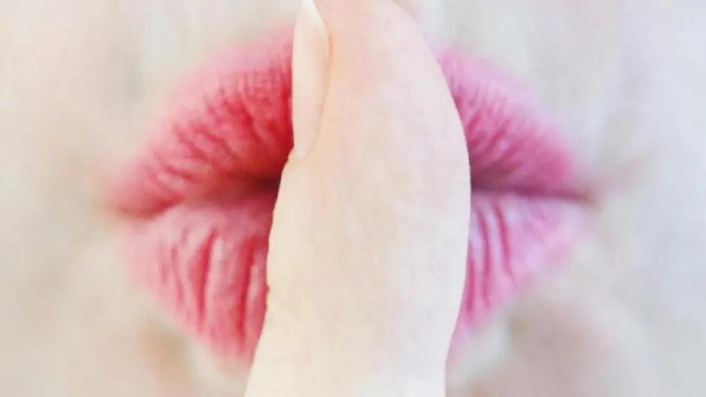 Die-Dunstabzugshaube-LC91KA552-von-Siemens-ist-mit-51-Dezibel-so-laut-wie-eine-ganz-normale-Unterhaltung