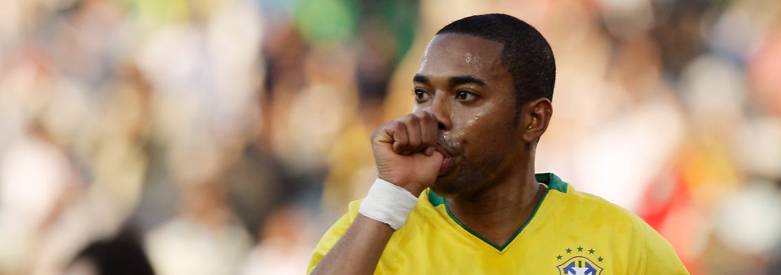 Robinho zelebriert brasilianischen Torjubel.