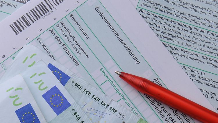 Vom Einkommen soll mehr übrig bleiben für die Bürger.