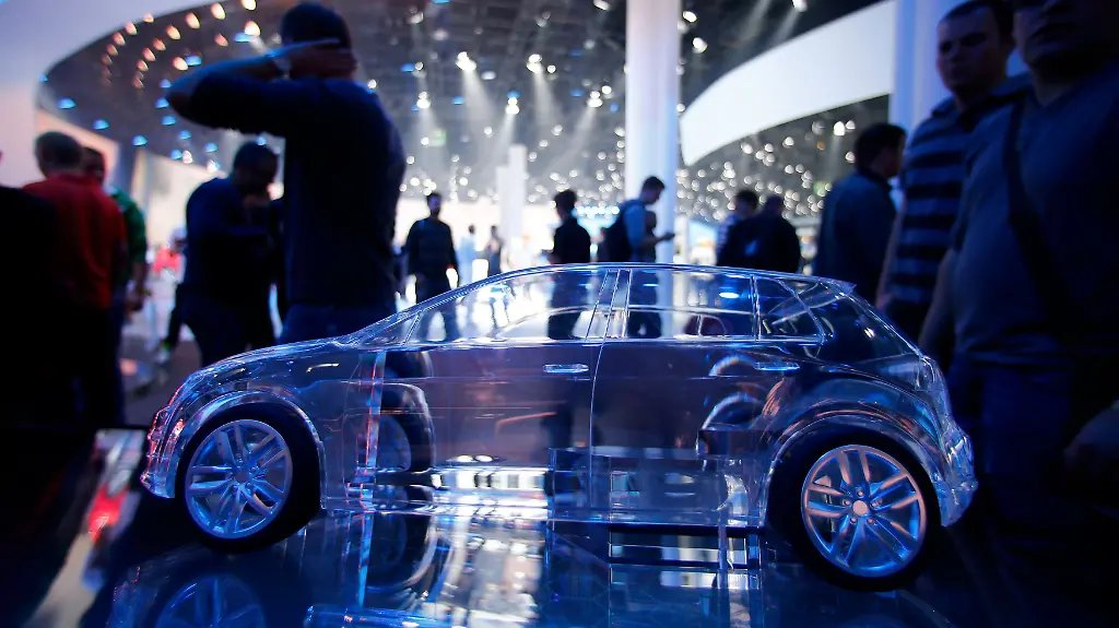 2013-09-14T144643Z-54247038-BM2E99E19X701-RTRMADP-3-AUTOSHOW-FRANKFURT-JPG3369789736377646689