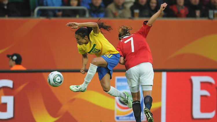 Brasilianisch, artistisch, gut: Marta, links.