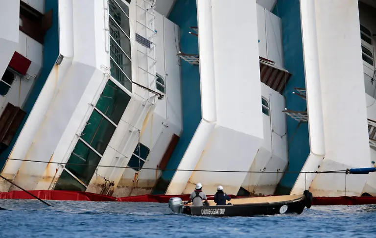 2013-09-16T101042Z-1920397887-GM1E99G1EEM01-RTRMADP-3-ITALY-SHIP-JPG7998464192456663631