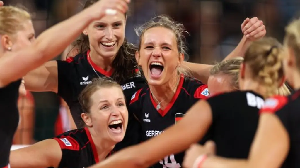 Klarer-Sieg-bei-der-EM-gegen-Kroatien-Jubel-bei-den-deutschen-Volleyball-Damen