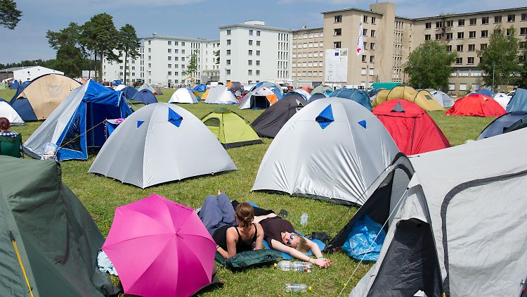 Auf dem Jugendzeltplatz Prora des Deutschen Jugendherbergswerks: Im letzten Block ...