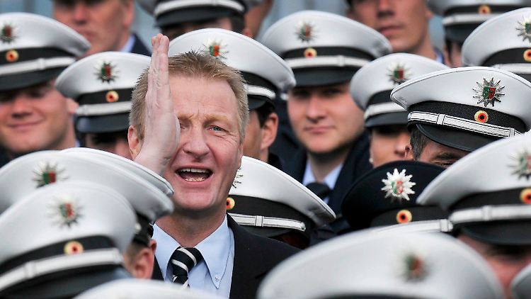 NRW-Innenminister Ralf Jäger gibt die Richtung vor.
