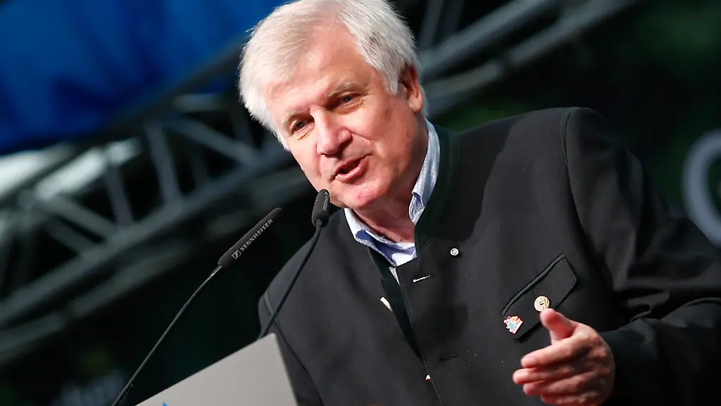 2013-09-02T104011Z-1912269593-BM2E9920YZX01-RTRMADP-3-GERMANY-ELECTION-JPG7076646525104432393