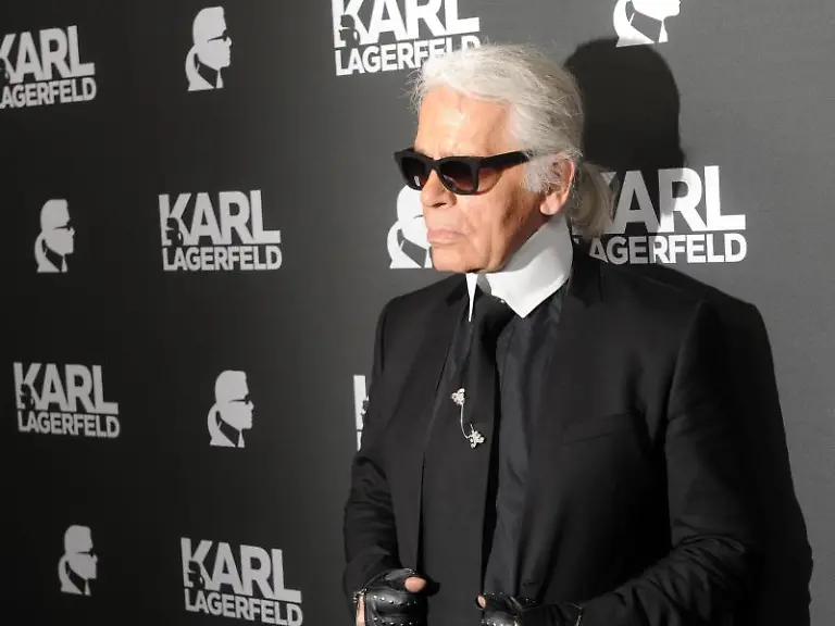 Der-Modeschoepfer-Karl-Lagerfeld-hat-keine-Lust-sich-mit-Geldangelegenheiten-zu-beschaeftigen-Das-erledigen-Mitarbeiter-fuer-ihn
