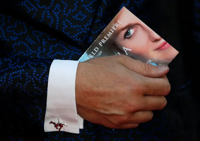 2013-09-05T191815Z-1480465861-GM1E996093W01-RTRMADP-3-BRITAIN-DIANA-JPG2431241812418034157