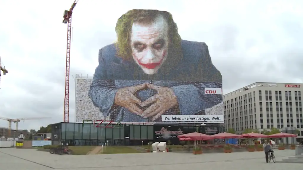 BTUKFP3CIAEhkhG-png-large