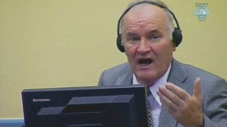 Lange nahm der mutmaßliche Kriegsverbrecher Mladic nicht an der Gerichtssitzung teil.