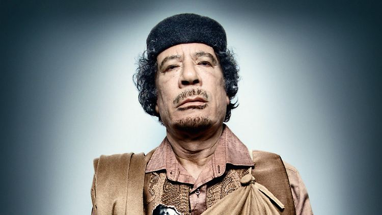 Muammar Al-Gaddafi: Revolutionsführer und Diktator.