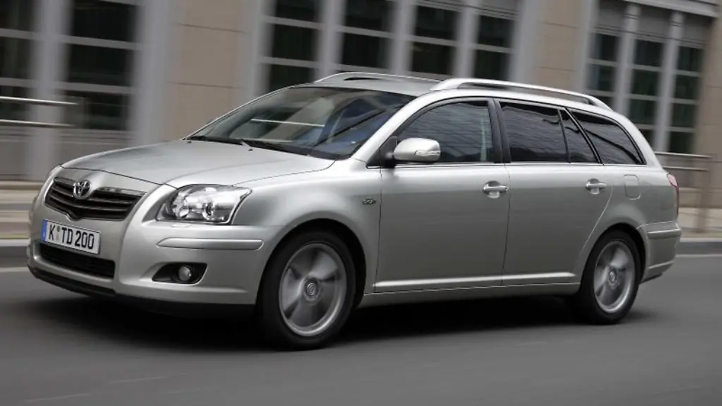 Mit-eingeloestem-Qualitaetsanspruch-Nach-Einschaetzung-von-Experten-ist-der-Toyota-Avensis-ein-zuverlaessiges-Auto-wenngleich-ihm-Maengel-natuerlich-auch-nicht-fremd-sind