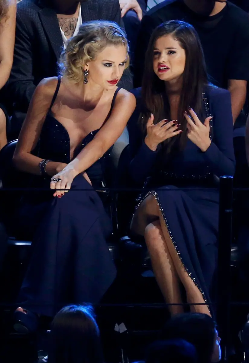 2013-08-26T013443Z-1753190771-TB3E98Q04DMIE-RTRMADP-3-TELEVISION-MTV-VMA-JPG6893164858681673191