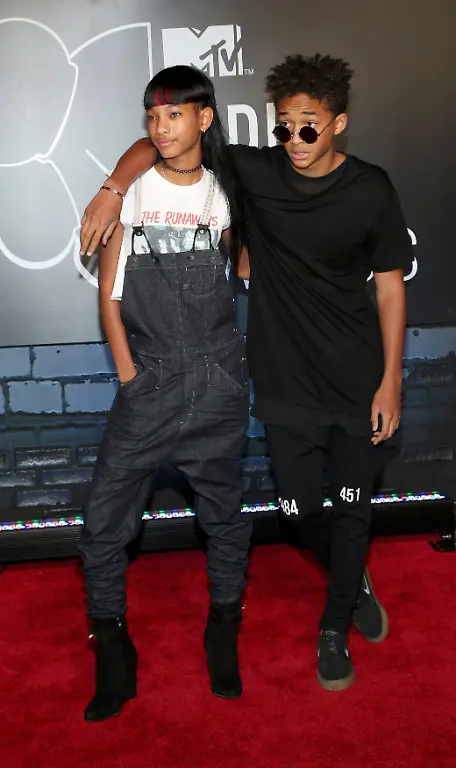 2013-08-26T021844Z-704547099-TB3E98Q06EZKN-RTRMADP-3-TELEVISION-MTV-VMA-JPG1623880132587865984