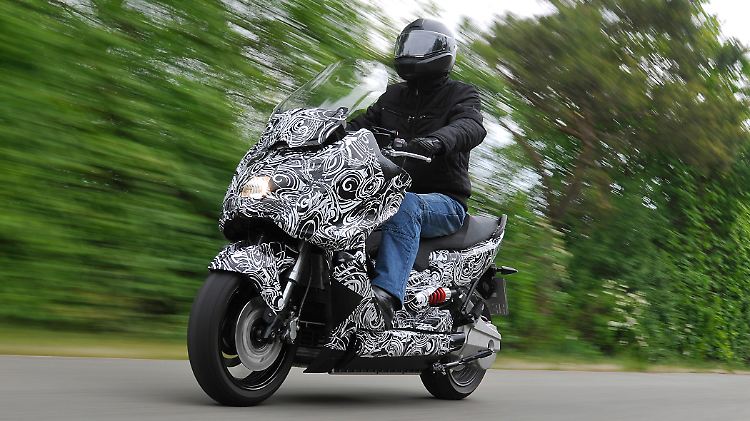 BMWEScooter040701.jpg