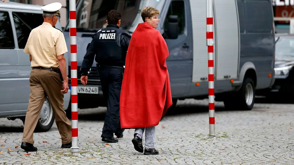 2013-08-19T162958Z-1213916466-LR1E98J19TN46-RTRMADP-3-GERMANY-HOSTAGES-JPG5242207230986847043