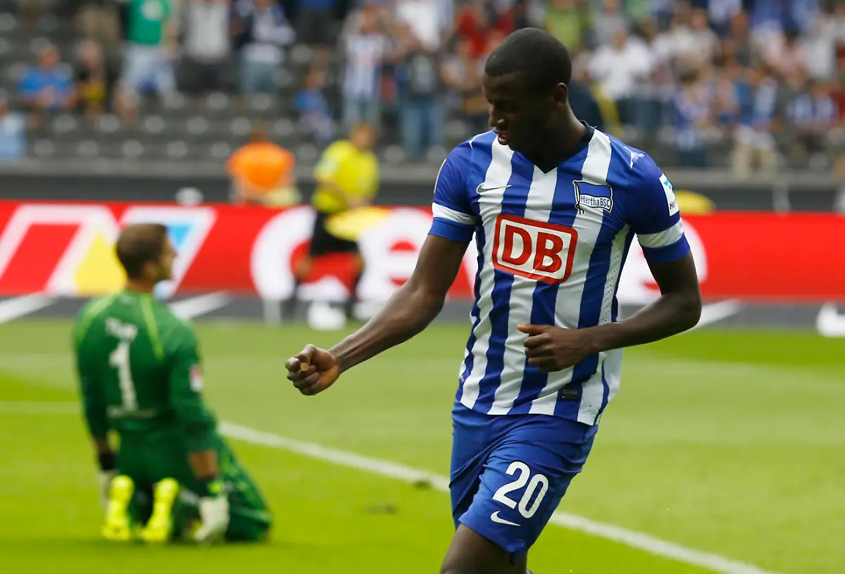 2013-08-10T151703Z-836029631-GM1E98A1SKF01-RTRMADP-3-SOCCER-GERMANY-JPG79451906113325023