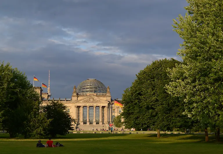 Reichstag-stabile-Demokratie