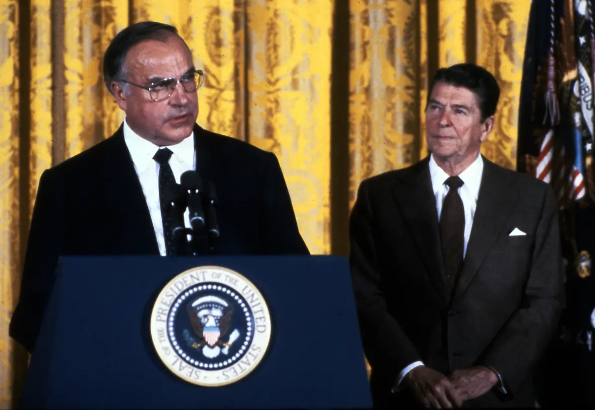 Kohl-Reagan-15041983