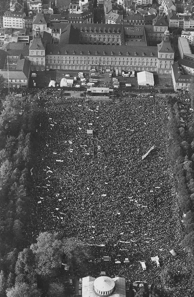 kohl-Friedensbewegung-1983
