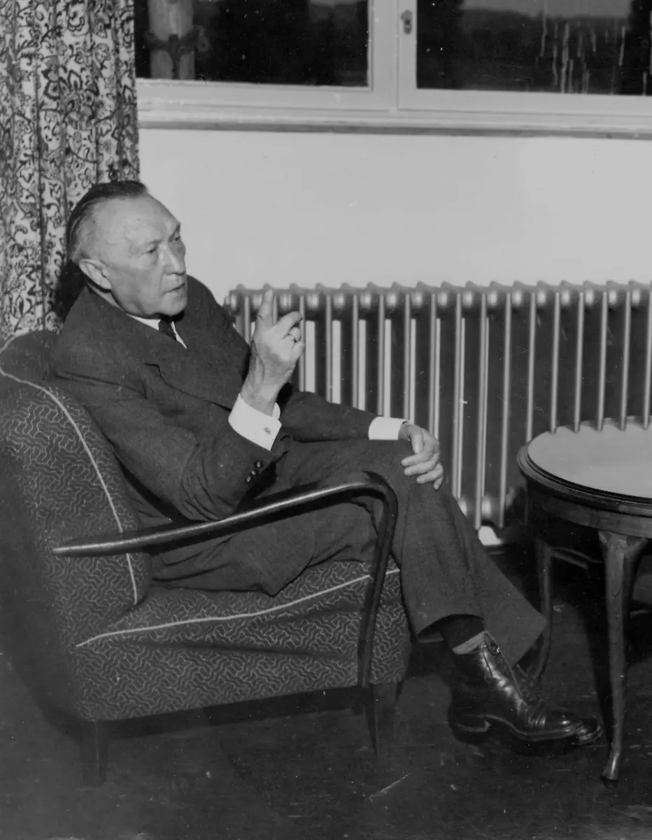 Adenauer-16081949
