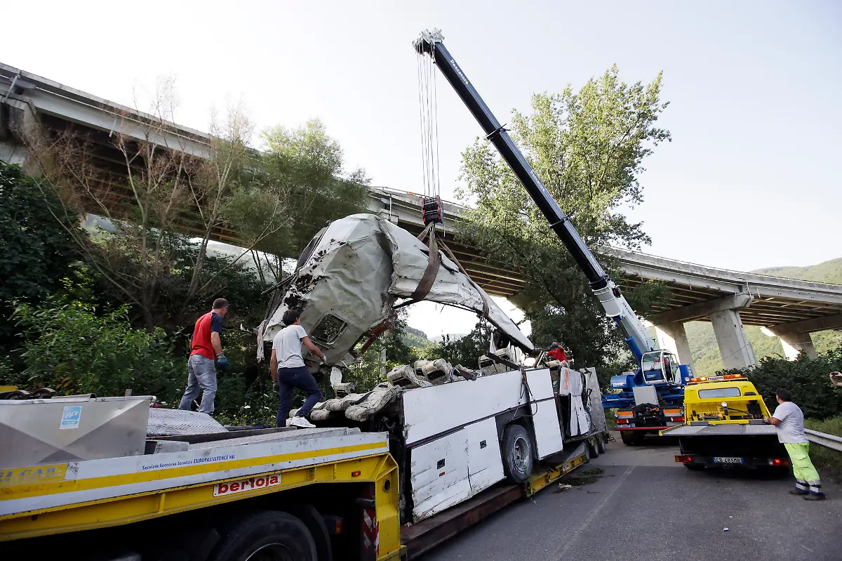 3285FA0058B1110F-jpg4429183646522218468