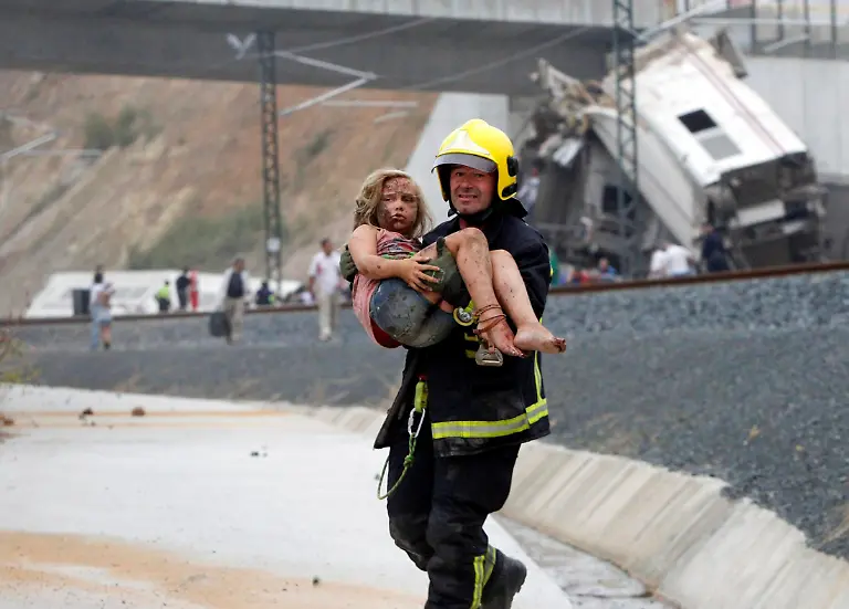 2013-07-25T154613Z-1385335103-GM1E97P1TJY01-RTRMADP-3-SPAIN-TRAIN-JPG8380879106446298797