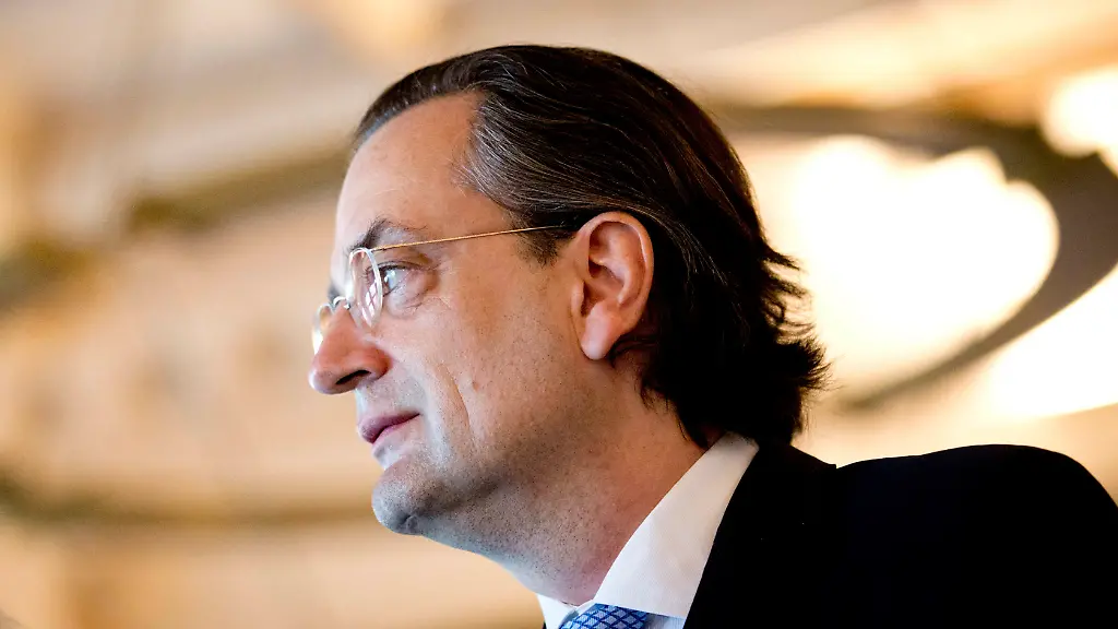 Der-fruehere-Bankchef-Dirk-Jens-Nonnemacher-vor-Gericht