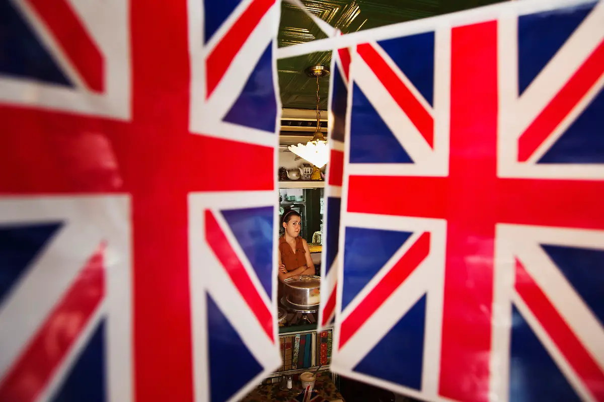 2013-07-22T170357Z-1790082359-GM1E97N02GU01-RTRMADP-3-BRITAIN-ROYAL-JPG2269303980974486363