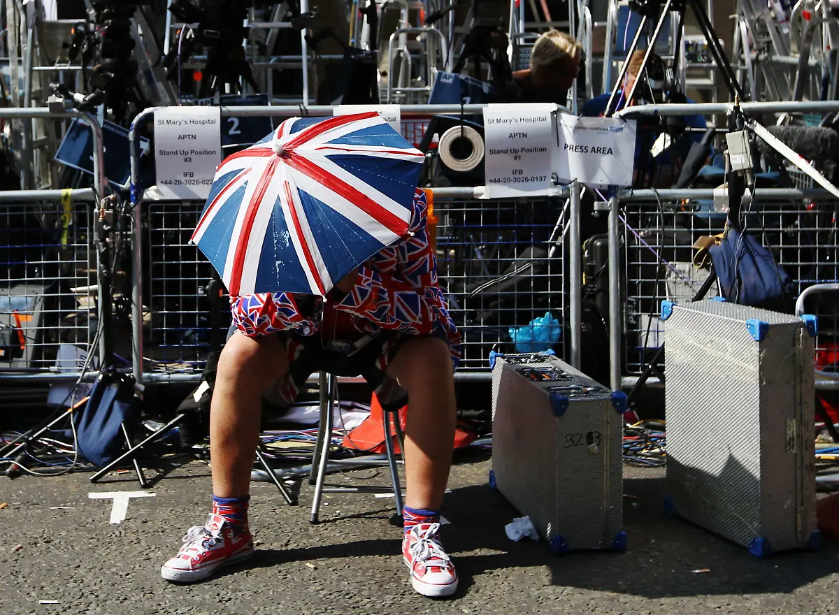 2013-07-21T154927Z-1604623451-LM1E97L17TV01-RTRMADP-3-BRITAIN-ROYAL-BABY-JPG2775586588923081801