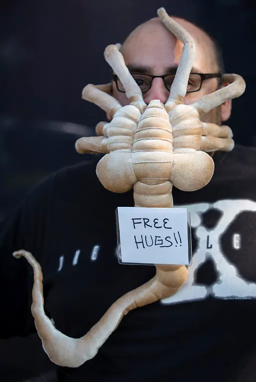 2013-07-18T202014Z-2052690562-GM1E97J0BBZ01-RTRMADP-3-COMICCON-JPG4749234124722761877