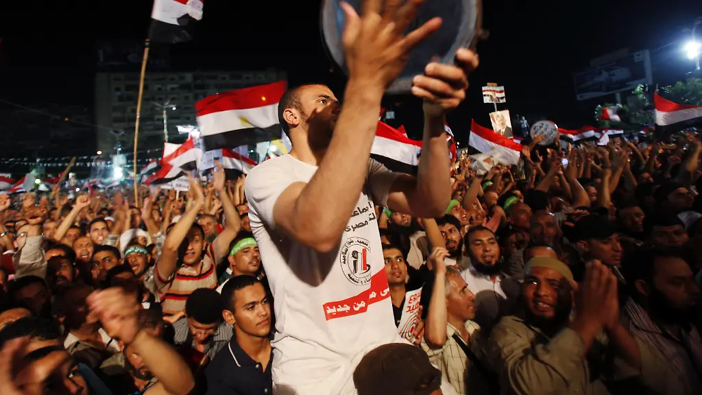 2013-07-19T005620Z-766286068-GM1E97J0OMT01-RTRMADP-3-EGYPT-PROTESTS-JPG2377741045785045596