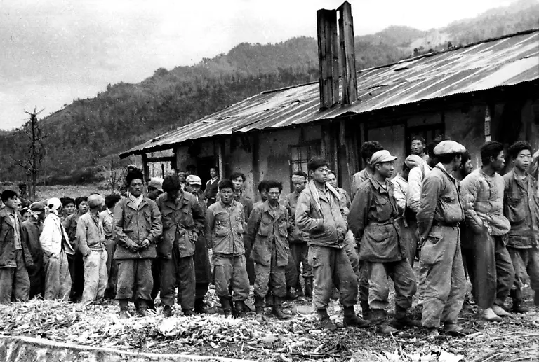 30-Nordkoreanisches-Kriegsgefangenenlager