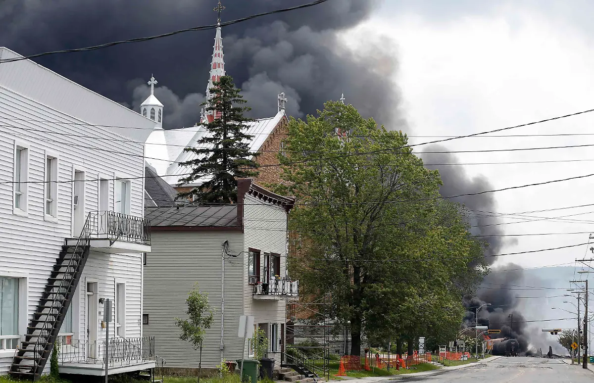 2013-07-06T171120Z-1265779137-GM1E977037V01-RTRMADP-3-CANADA-TRAIN-JPG4517758248649720292