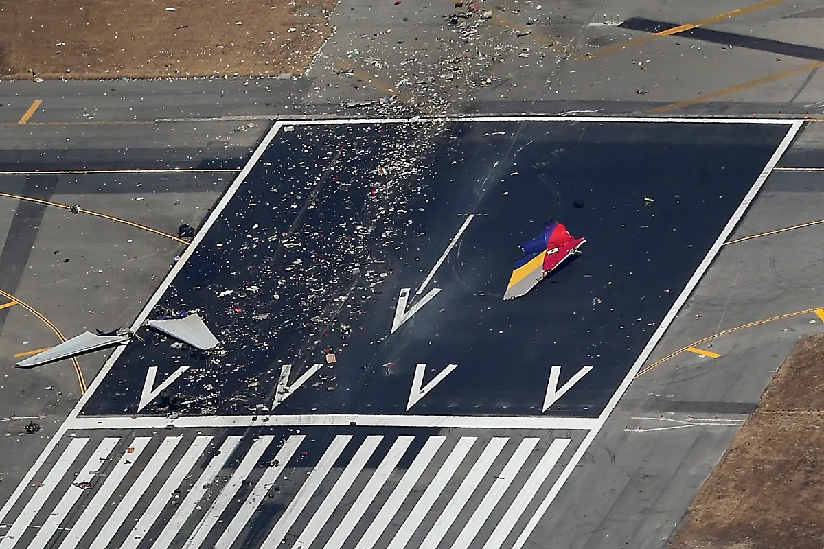 2013-07-07T000116Z-490068559-GM1E9770M7801-RTRMADP-3-USA-CRASH-ASIANA-JPG4409105124664968361